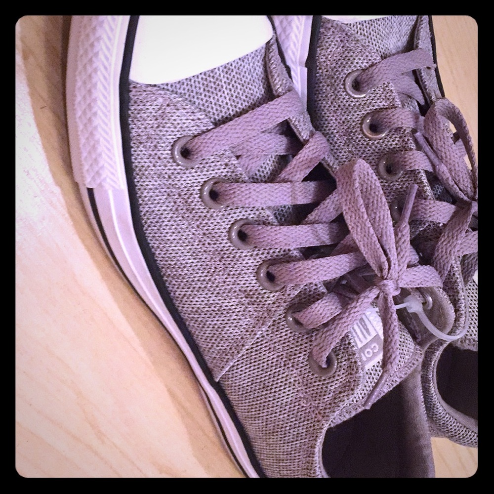 Thatched Converse tan / brown size 7 nwot